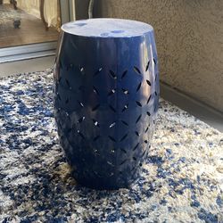 Plant stand/ pedestal