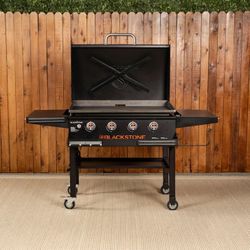 NEW Blackstone 26” Griddle With Hood & Front Shelf (Griddle Cover Included)
