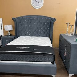 Gray Velvet Tufted Queen Bedroom Set