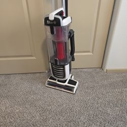 🦈 Shark Navigator NV251 "Panda Shark"🐼🦈 In Like-New Condition!! 