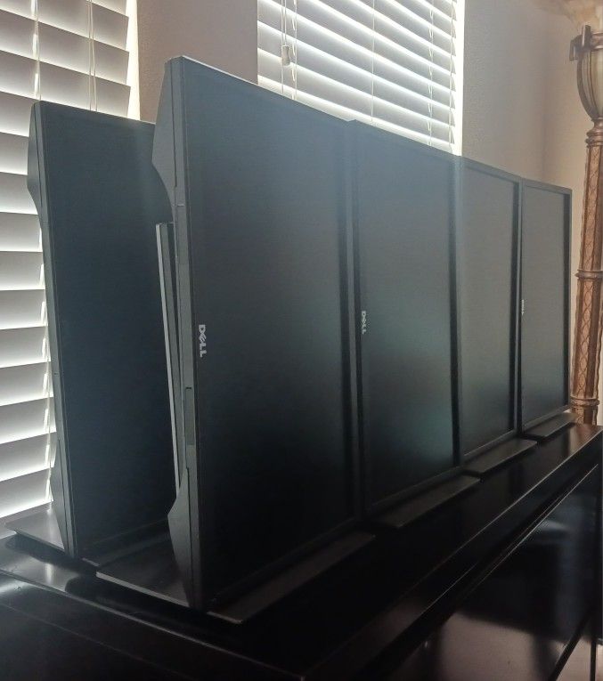 20" Dell Computer Monitors- HDMI/VGA/DisplayPort/USB- Horizontal/Vertical Monitors- 400 Available- $55 Each