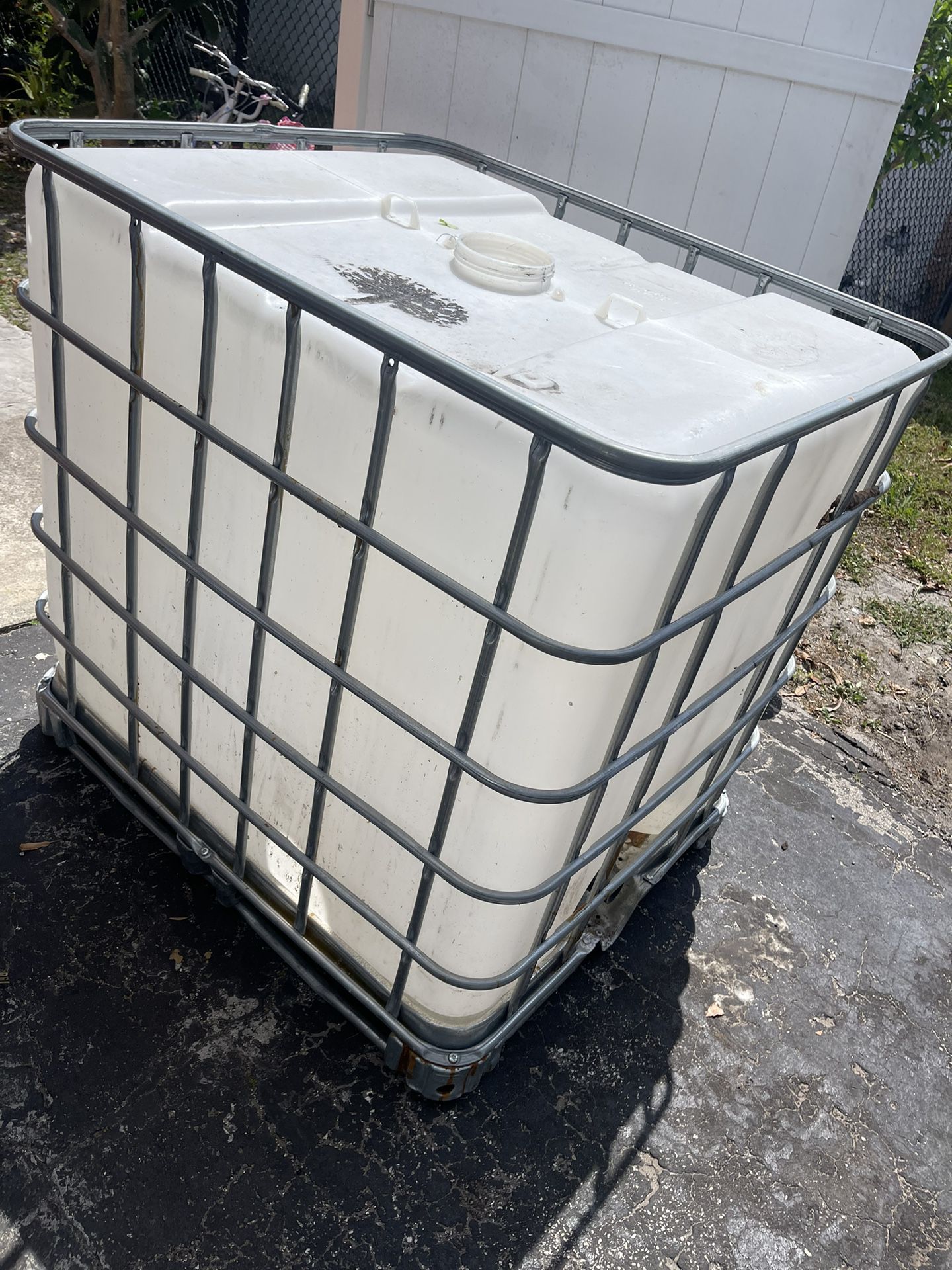 250 Gallon WaterTank (up To 275) 