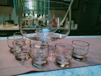 Punch/glasses