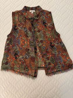 Olsenboye Sleeveless Printed Button-Up Top