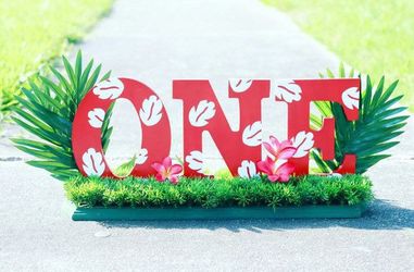 Costume letters
