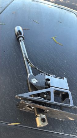 Self centering shifter