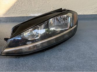 2018 Volkswagen Golf TSI OEM Headlights (10-Pin Connector)