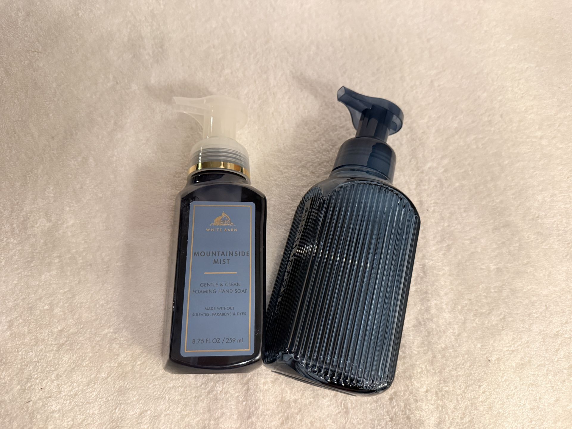 Bath And Bodyworks Foaming Handsoap And Soap dispenser