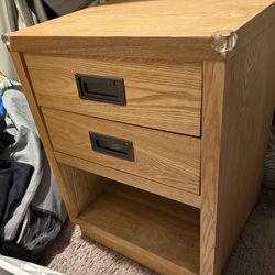 Threshold night stand