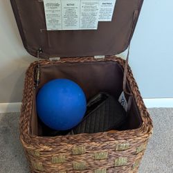 Ottoman/Basket