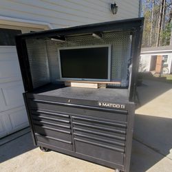 Matco S4 Tool Box Tools And Custom Hutch With 32" Monitor