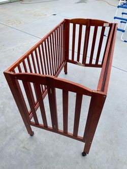 Baby Crib with Wheels
