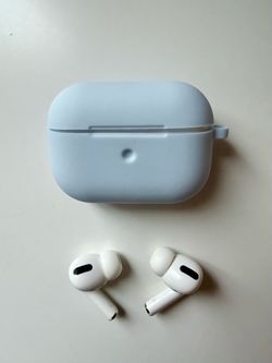 Apple AirPods Pro 1st gen wireless earbuds with active noise cancellation