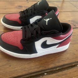 Nike Air Jordan 1 (size 8 Men)