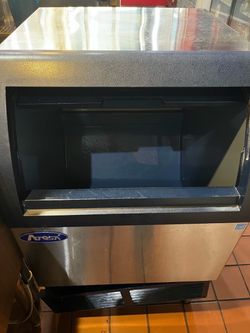 Ice maker