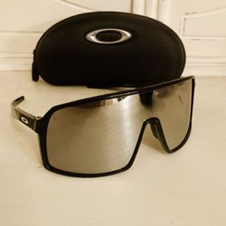 New Oakley Sutro