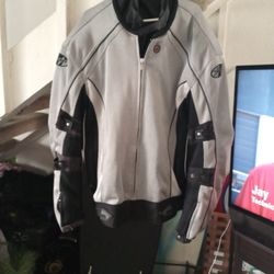 Three Extra Large Joe Rocket Motorcycle Riding Jacket Many Adjustable Arm And Waste Removable Inner Lining Key Holder Headphone Accessibility 