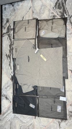 Essentials dark oatmeal tee