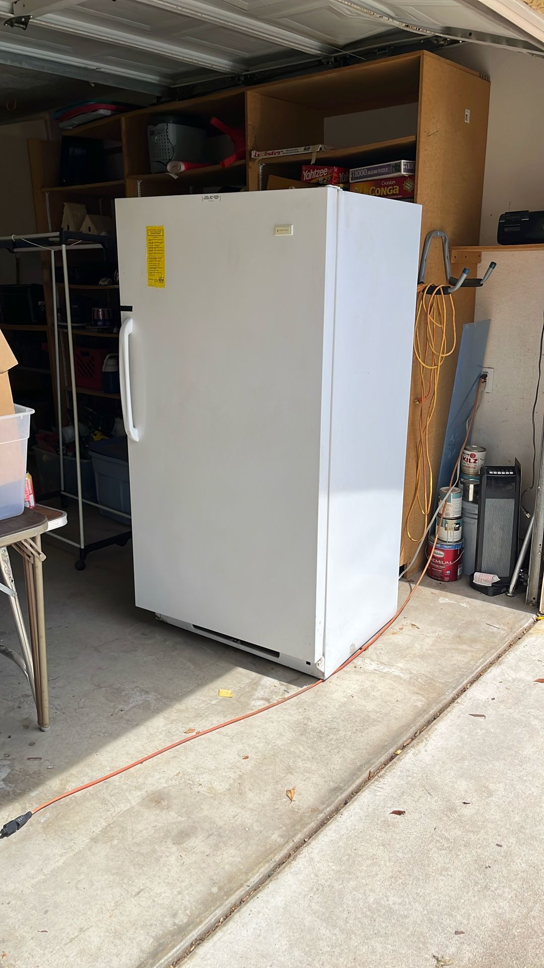 Magic Chef freezer upright