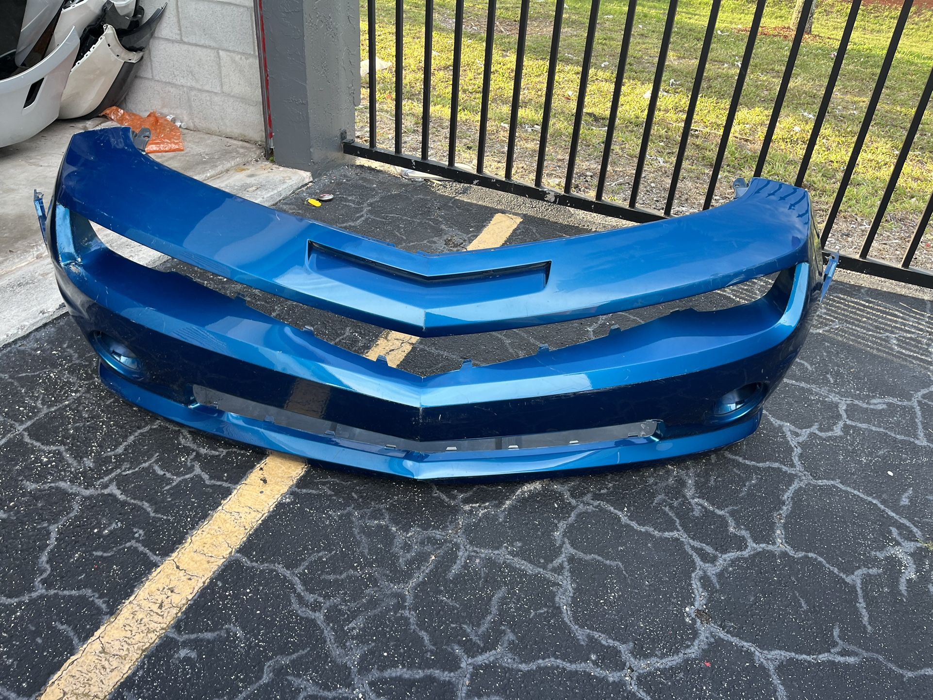 CHEVROLET CAMARO SS FRONT BUMPER 2011-2013-