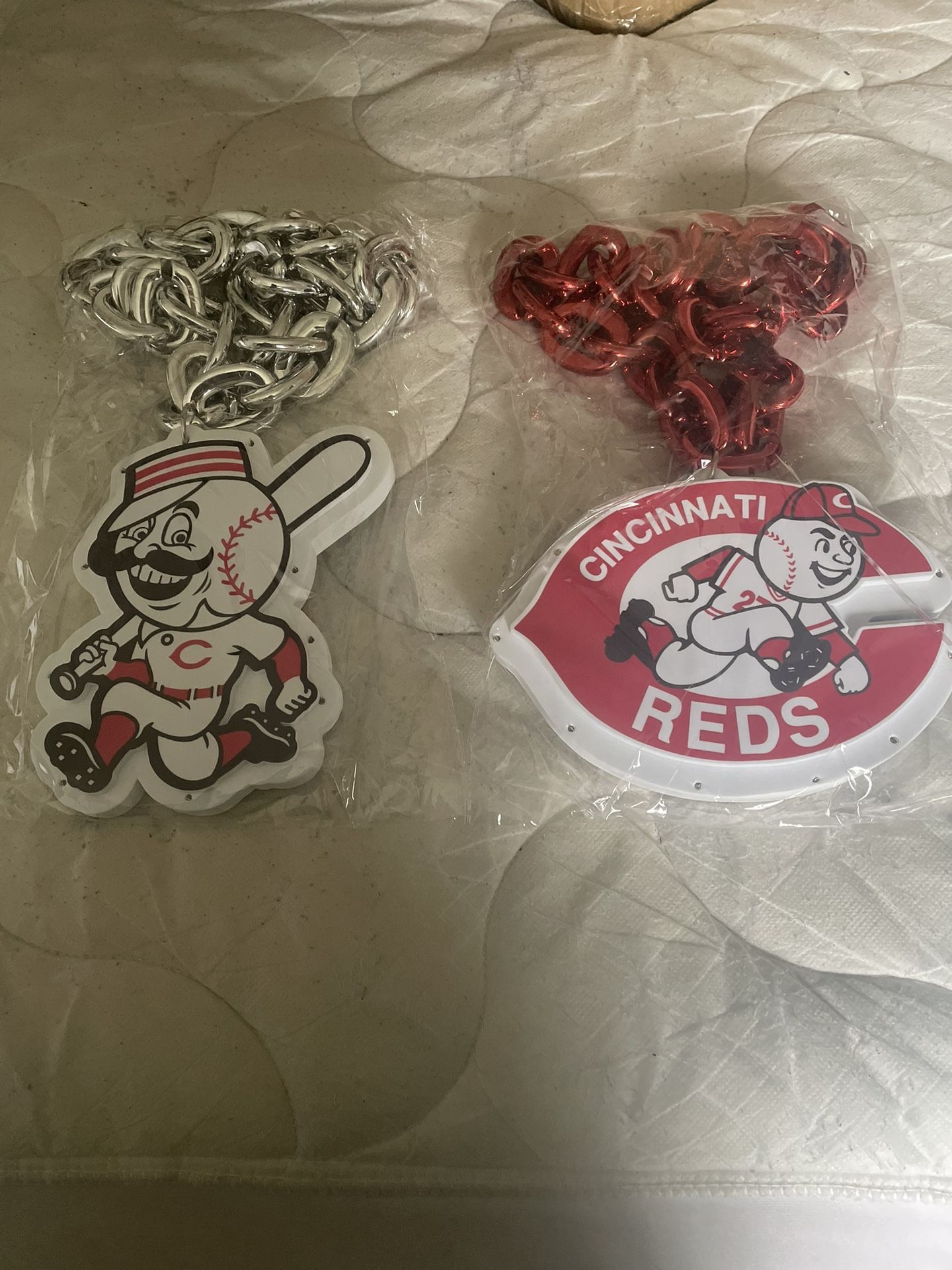 Cincinnati Reds Light Up Chains