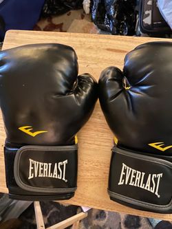 Boxing gloves