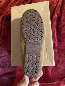 UGG slippers size 5