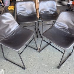4 Dinning Chairs 