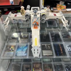 LEGO Luke Skywalker’s X-Wing Fighter (75301)