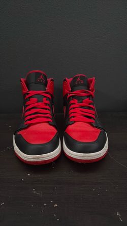 Air Jordan 1 Mid Sneakers