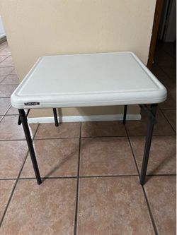 Lifetime Kids Folding Table 24 in. W Square ( great condition)