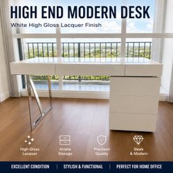 High-End Modern White Lacquer Desk – Chrome Detail