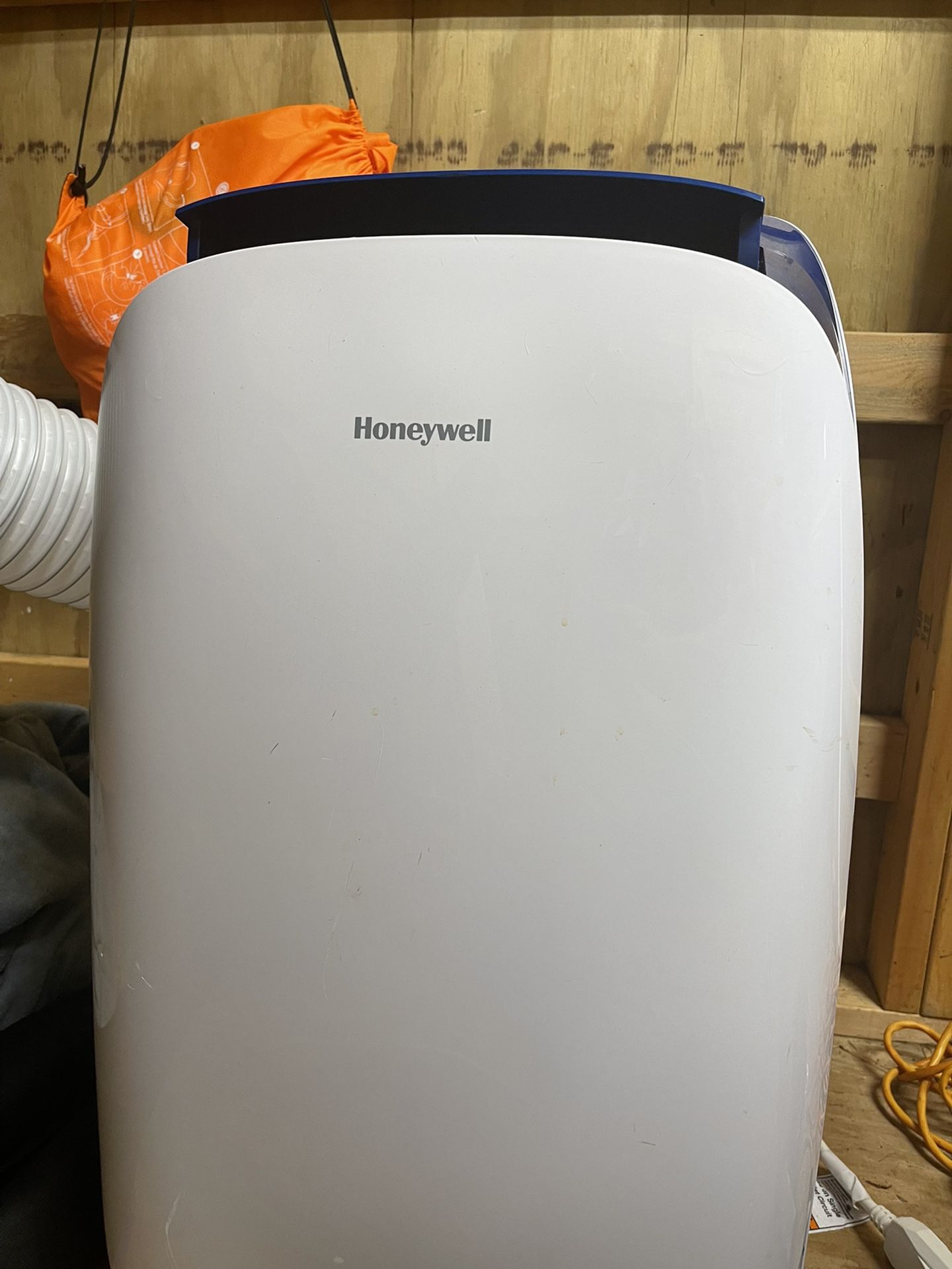 Honeywell Portable Air Conditioner- 6 Months Old