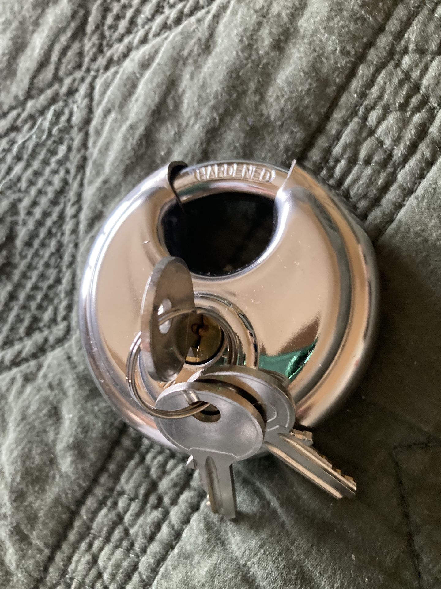 Sturdy Circular Metal Lock For Storage Unit Door