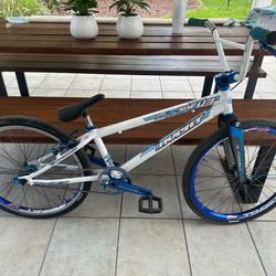 Avent/Bombshell 24” Cruiser BMX Race Bike