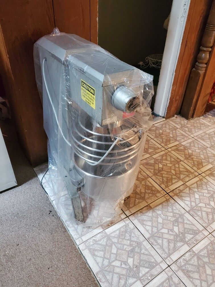 UNIVEX SRM20 20 QT MIXER