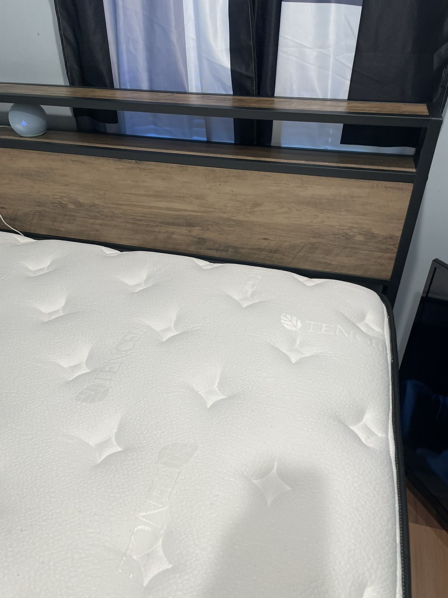 Queens Size Mattress With Bed frame