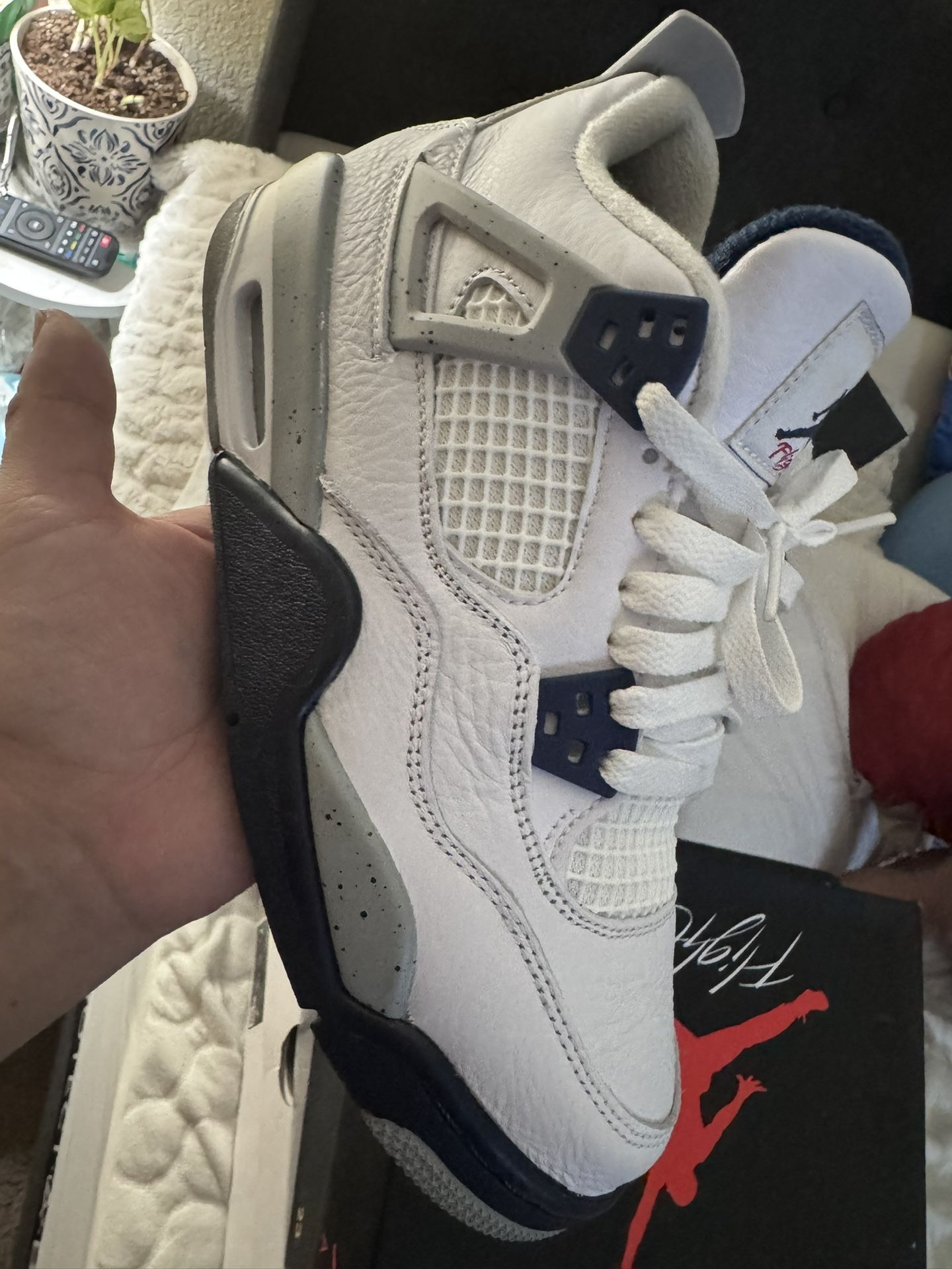 Retro 4s White/Navy 6 Kids