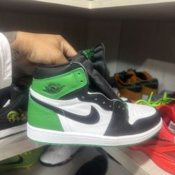 Jordan 1 Size 7.5 Men 9 Woman Dead Stock 