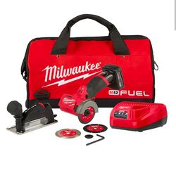 Milwaukee Cordless Cut Off Saw Kit with One 4.0 Ah Battery Charger and Bag