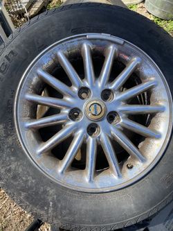 Chrysler Town & Country Rim And Tire