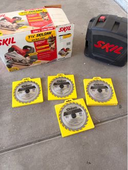 SKIL Circular Saw with Case and Blades