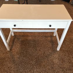White Desk 