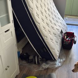 Queen Size Hybrid Mattress 12 Thick