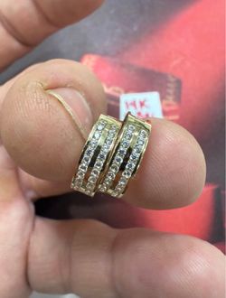 14K Solid Gold Hoops For Wedding CUBIC ZIRCONIUM STONES 2.3Gr