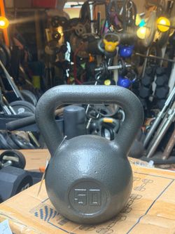 NEW 50 LB.  KETTLEBELL
°•°  ALSO HAVE  = KETTLEBELLS  5s 10s 15s 17.6s 20s 25s 30s 31s 35s 40s 45s  (54s=SPARTAN  WARRIOR) 55s 60s 62s 70s 80s 90s 95s