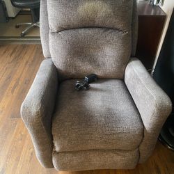 Reclining chair with electri