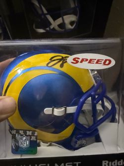 LA RAMS AUTOGRAPHED MEMORABILIA LOT – COAs INCLUDED $400