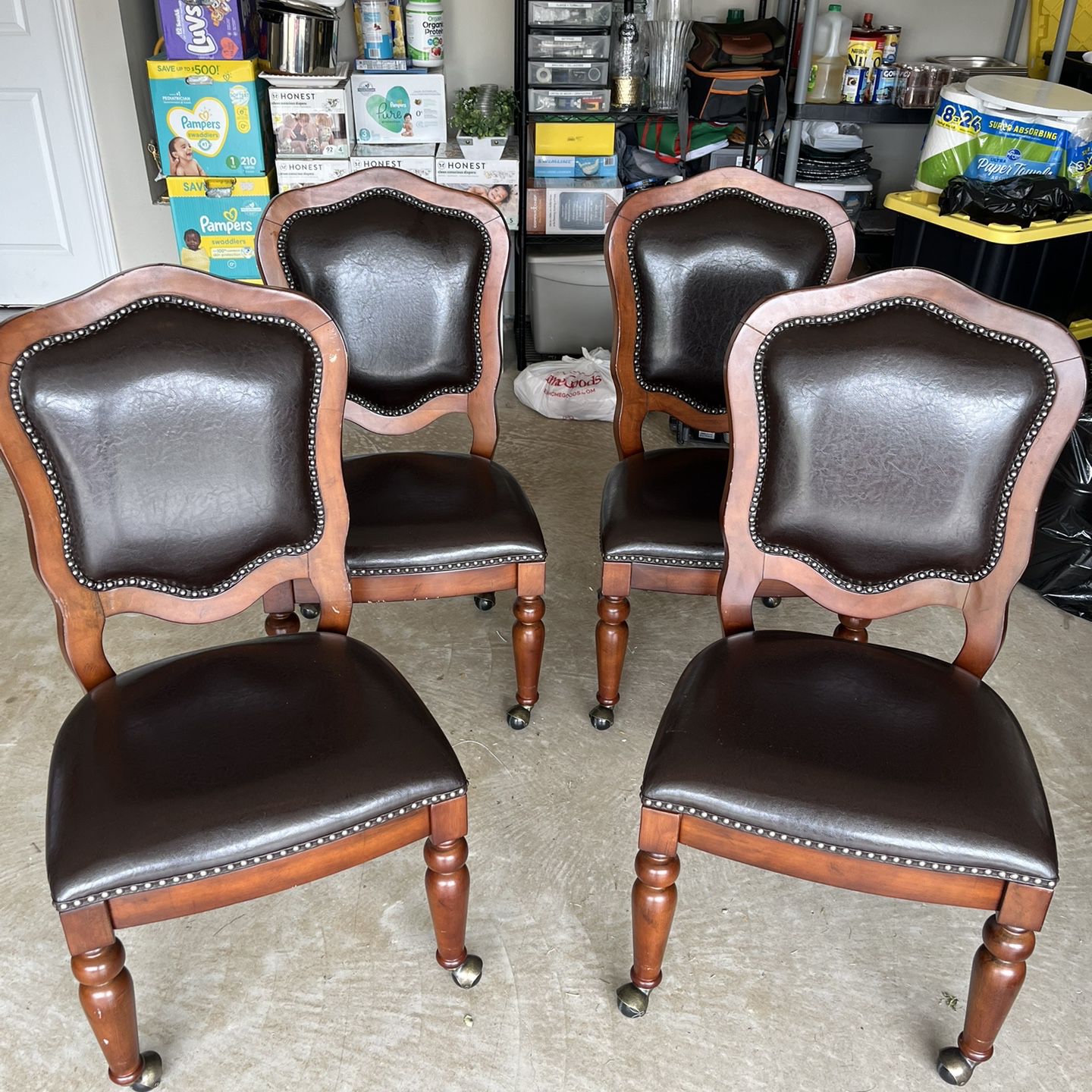 Set 4 Dinning room Chairs In Great Condition!!