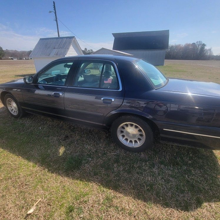 1999 Ford Crown Victoria